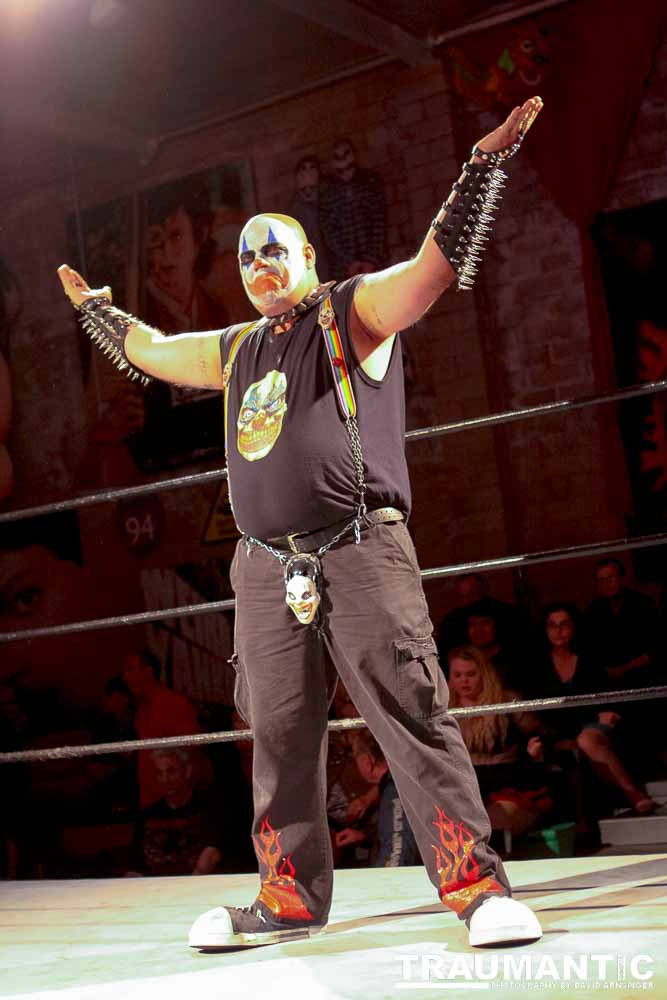 The Cinco de Mayo Freakshow Wrestling event at Knokz Pro Arena in Sun Valley, CA.  Featuring Sinn Bodhi, Scorch the Clown, Rock Riddle, Staysha Randall, Leroy Patterson, Amanda and many others.