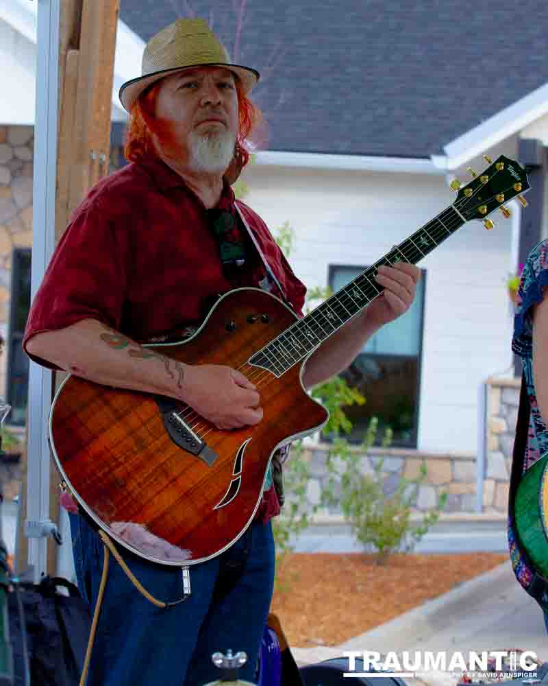 A return to concert photography for me with Heart Tribe.